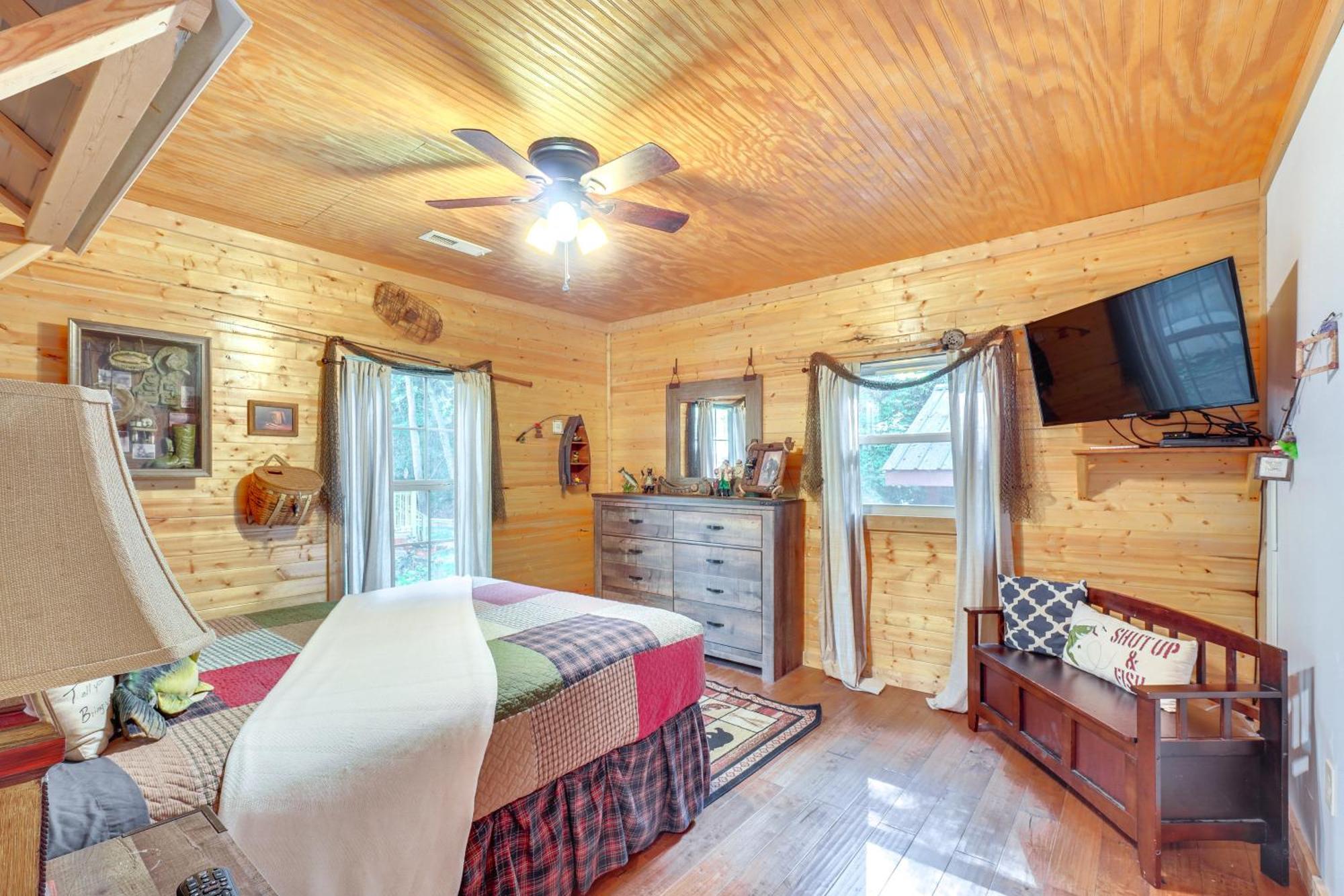 Just Fur Relaxin Sevierville Cabin With Hot Tub! Екстер'єр фото