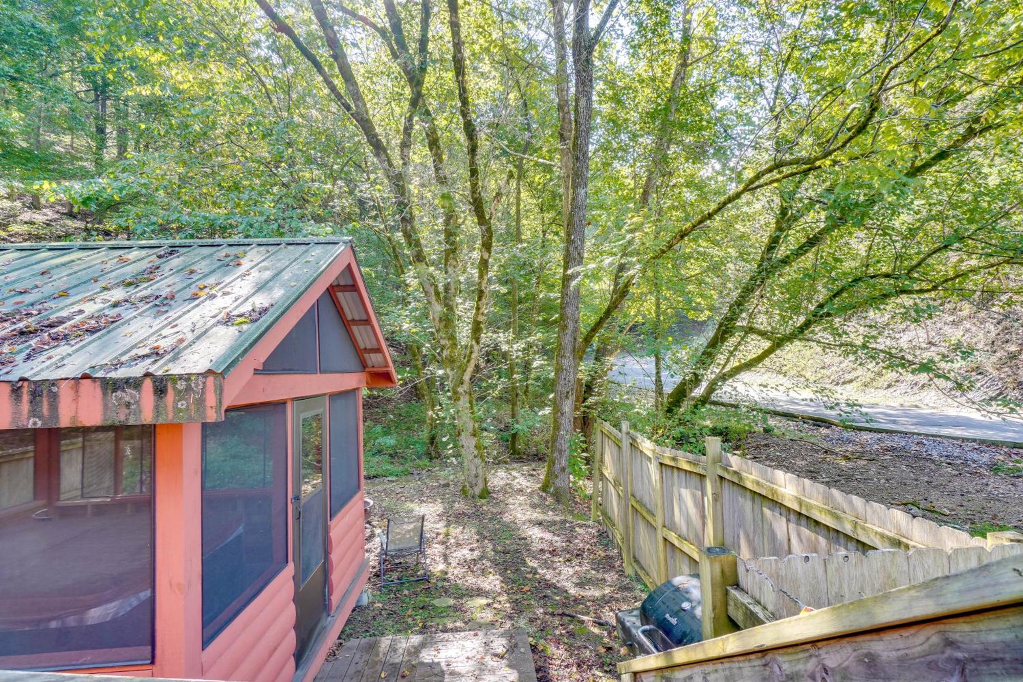 Just Fur Relaxin Sevierville Cabin With Hot Tub! Екстер'єр фото