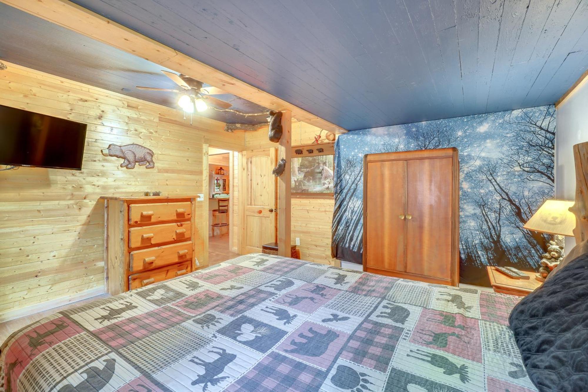 Just Fur Relaxin Sevierville Cabin With Hot Tub! Екстер'єр фото