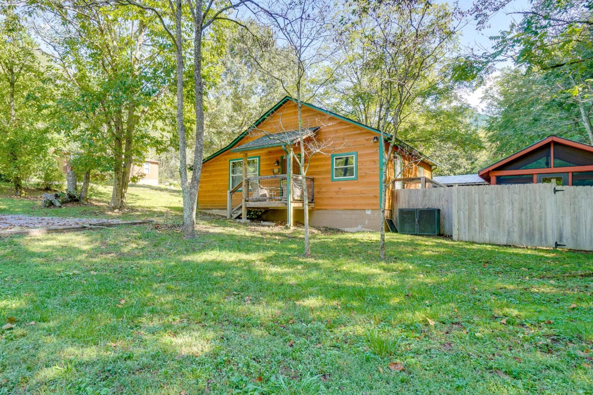 Just Fur Relaxin Sevierville Cabin With Hot Tub! Екстер'єр фото